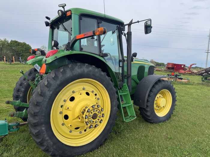 John Deere 7320 4wd tractor