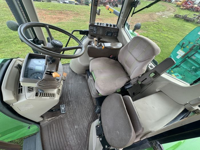 John Deere 7320 4wd tractor