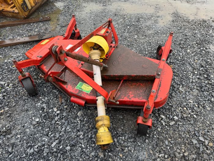 Caroni 59" 3pt side discharge finish mower.