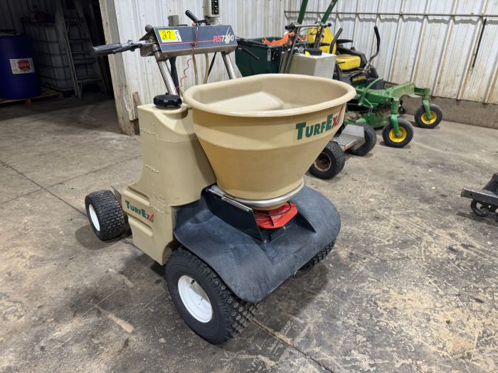 Turfex stand on sprayer/spreader RS7200